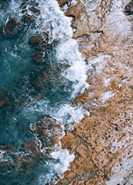 JUNIQE® Leinwandbild 30x45cm Ozeane, Meere & Seen - Design „H2O“ (Format: Hoch) - Leinwand, Bilder auf Leinwand & Leinwanddrucke von unabhängigen Künstlern - Fotografie & Foto Kunst - entworfen von Airpixels Media - 1